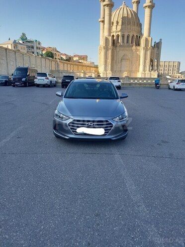 Hyundai Elantra-2