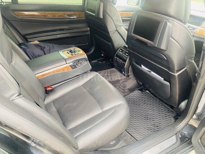 BMW 750-4