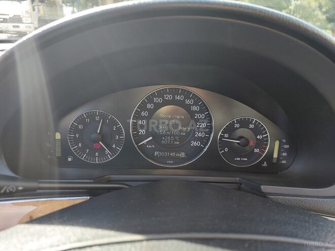 Mercedes E 220-10