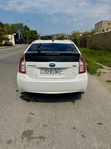 Toyota Prius-2