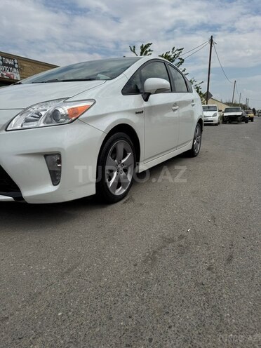 Toyota Prius-13
