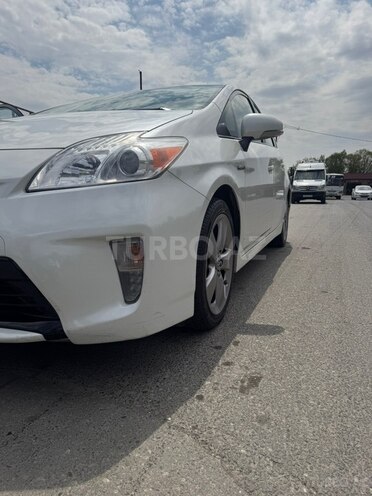 Toyota Prius-5