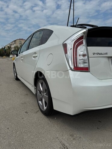 Toyota Prius-11