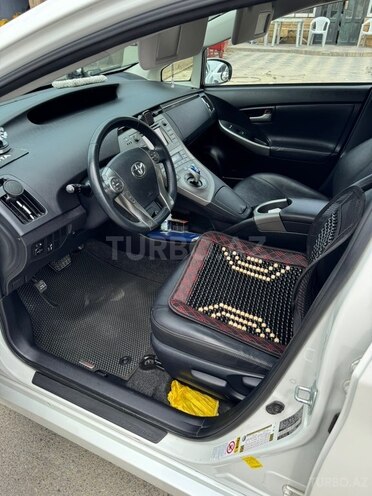 Toyota Prius-21