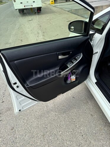 Toyota Prius-20