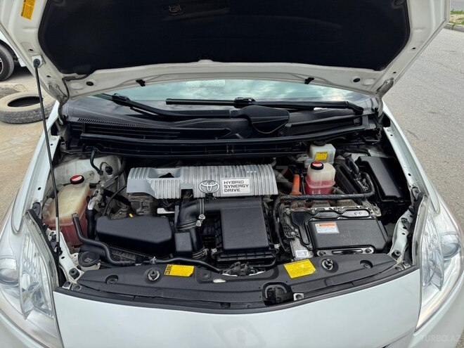 Toyota Prius-19
