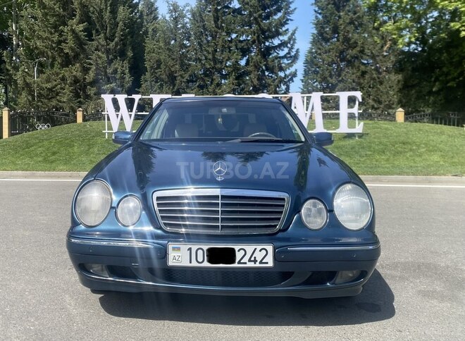 Mercedes E 240-1