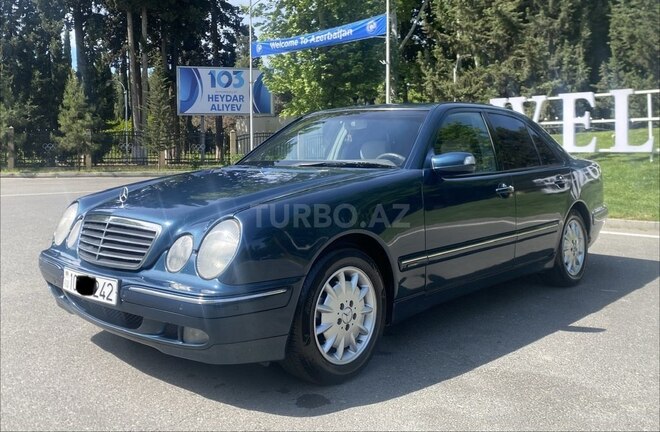 Mercedes E 240-2