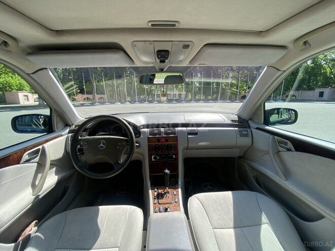 Mercedes E 240-8