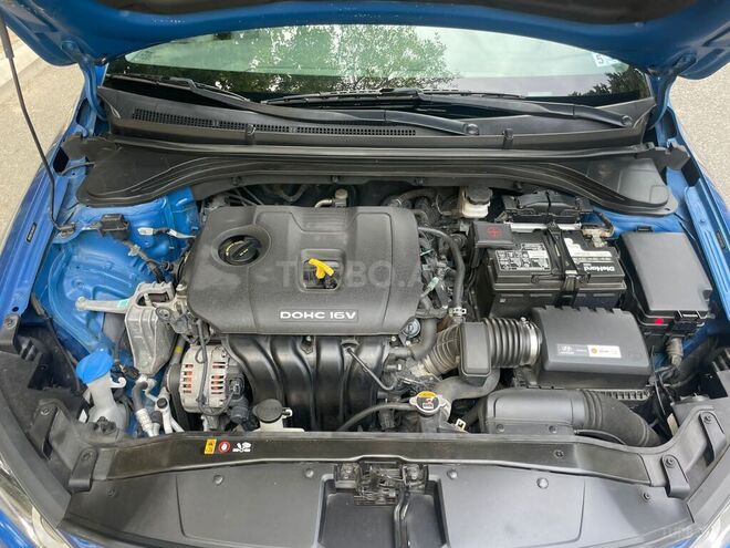 Hyundai Elantra-4