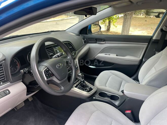 Hyundai Elantra-6