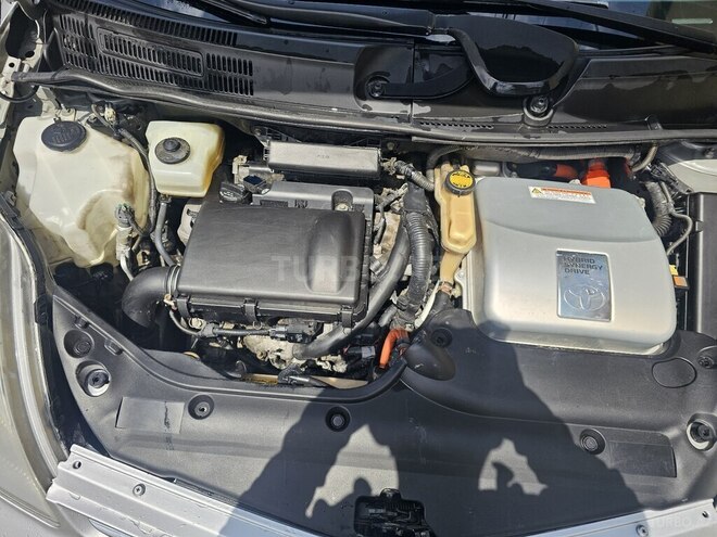 Toyota Prius-6