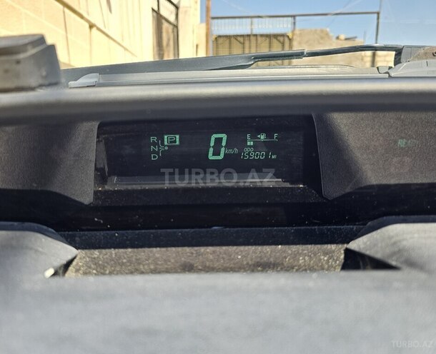 Toyota Prius-5