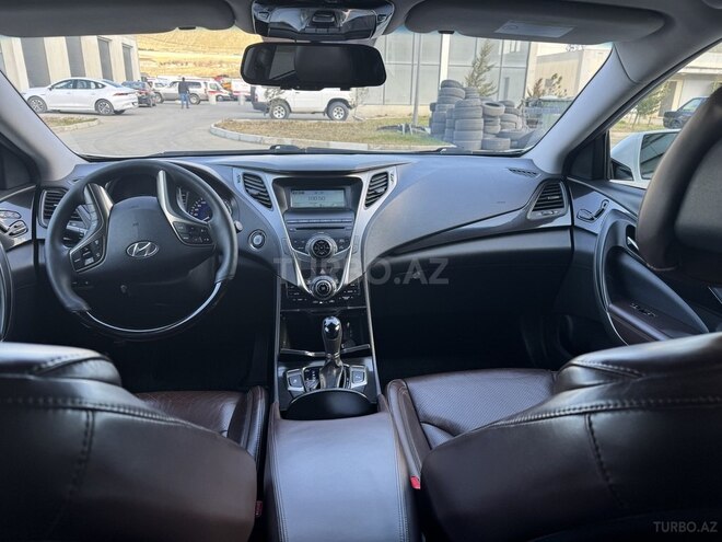 Hyundai Azera-11