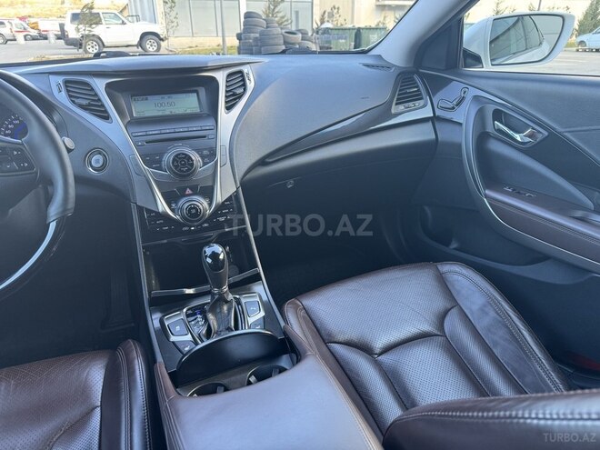 Hyundai Azera-12