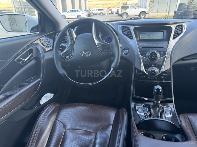Hyundai Azera-10