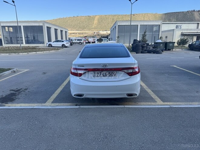 Hyundai Azera-8
