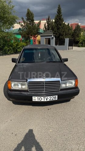 Mercedes 190-1