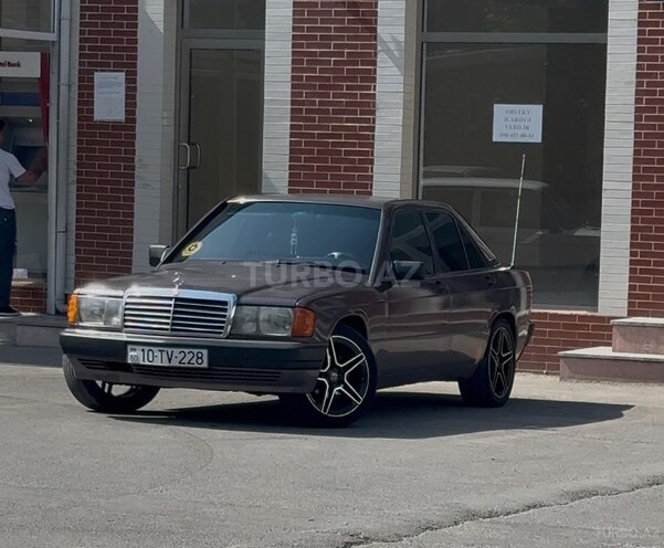 Mercedes 190-2