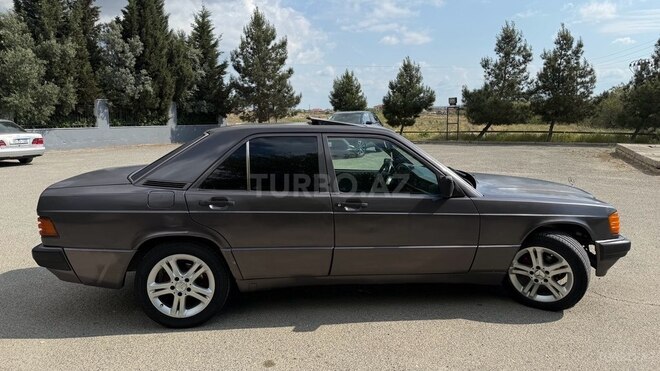 Mercedes 190-5