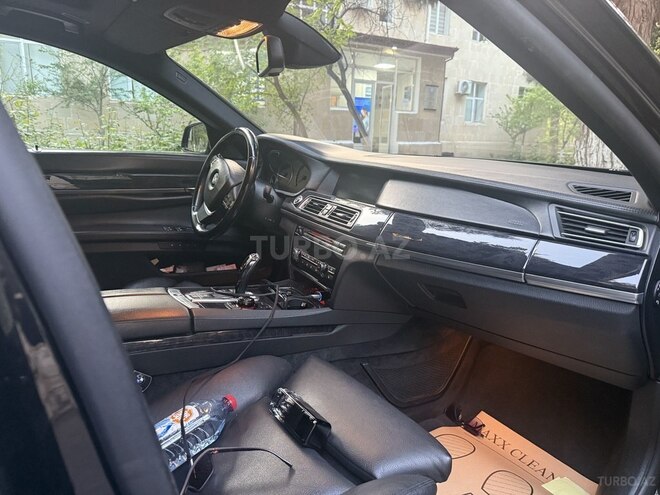 BMW 750-8
