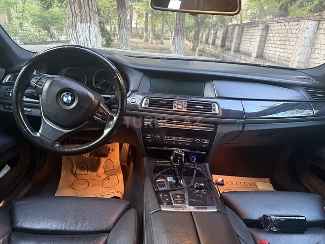BMW 750-9