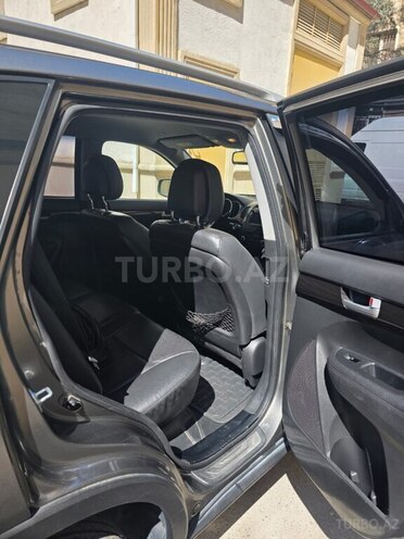 Kia Sorento-11