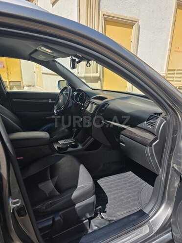 Kia Sorento-9