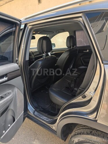 Kia Sorento-13
