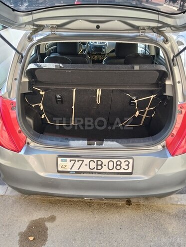 Suzuki Swift-13