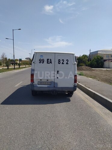 Ford Transit-3