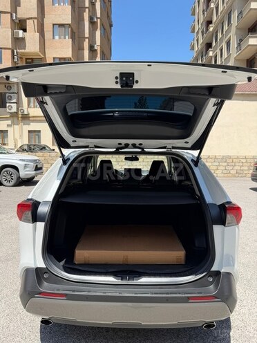 Toyota RAV4-10
