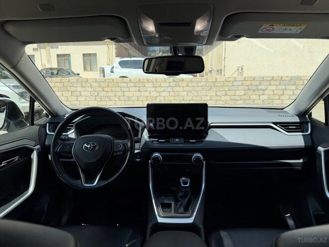 Toyota RAV4-12