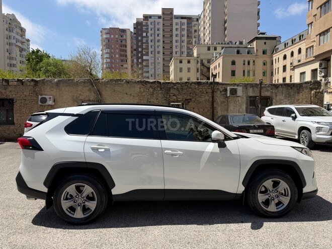 Toyota RAV4-6
