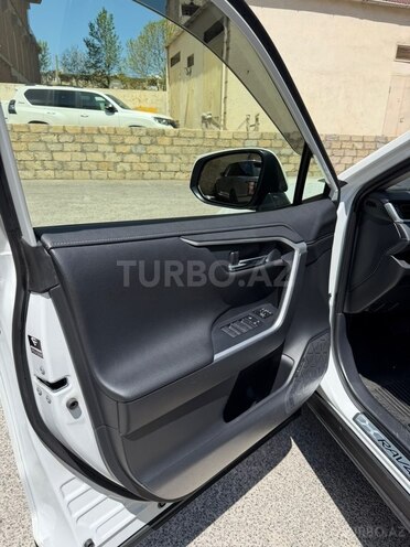 Toyota RAV4-15
