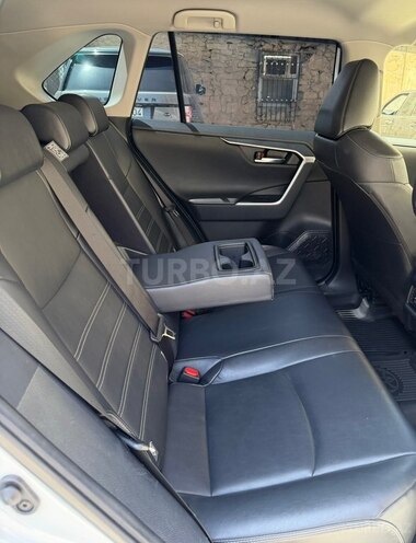 Toyota RAV4-18