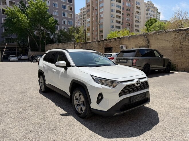 Toyota RAV4-3