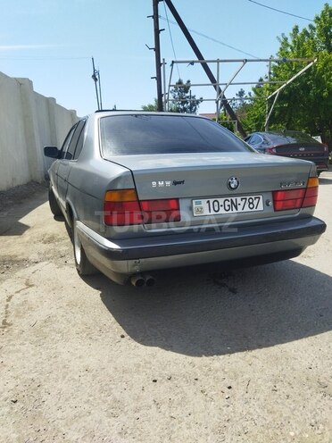 BMW 525-2