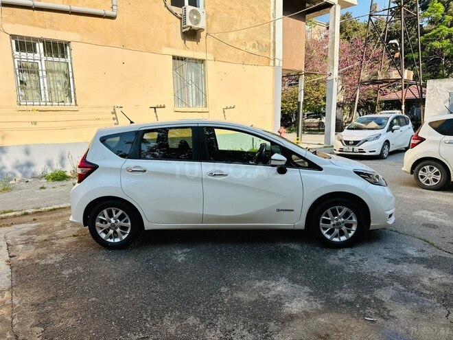 Nissan Note-2
