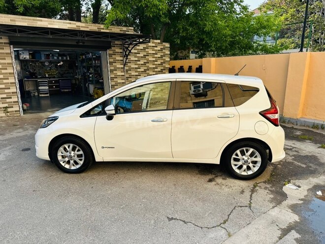 Nissan Note-7