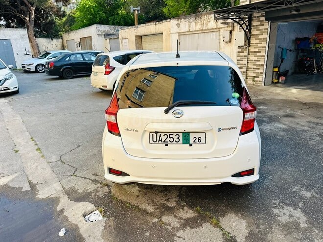 Nissan Note-5
