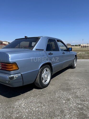 Mercedes 190-11