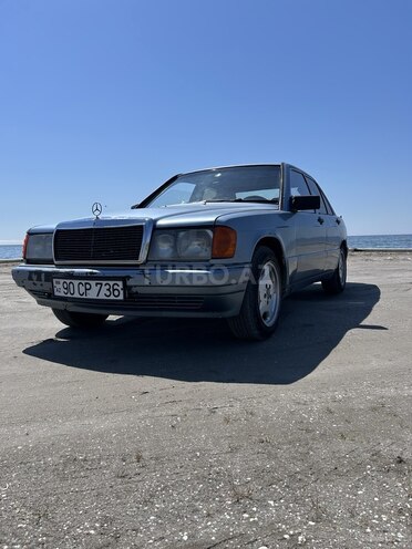 Mercedes 190-8