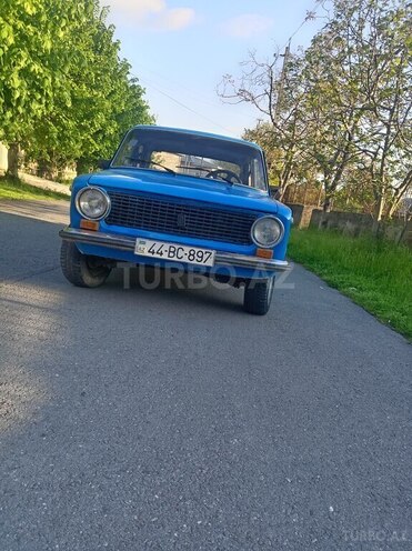 LADA (VAZ) 21011-1