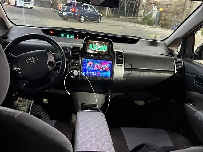 Toyota Prius-7