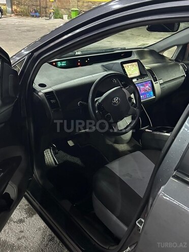 Toyota Prius-6