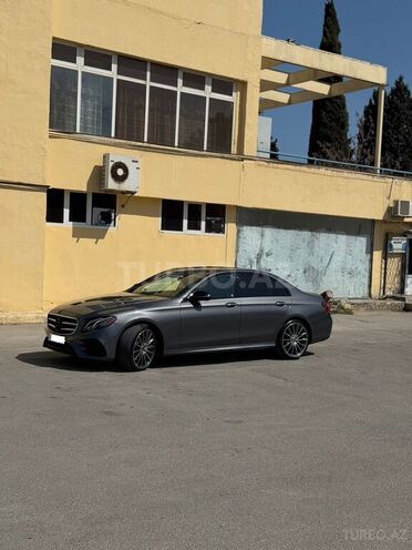 Mercedes E 300 4MATIC-4