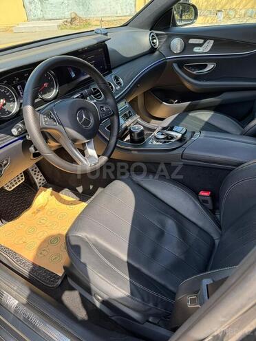 Mercedes E 300 4MATIC-6