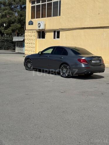 Mercedes E 300 4MATIC-8