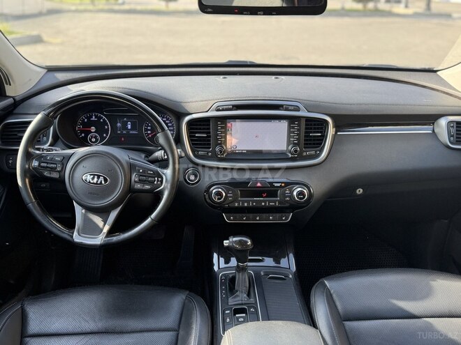 Kia Sorento-13